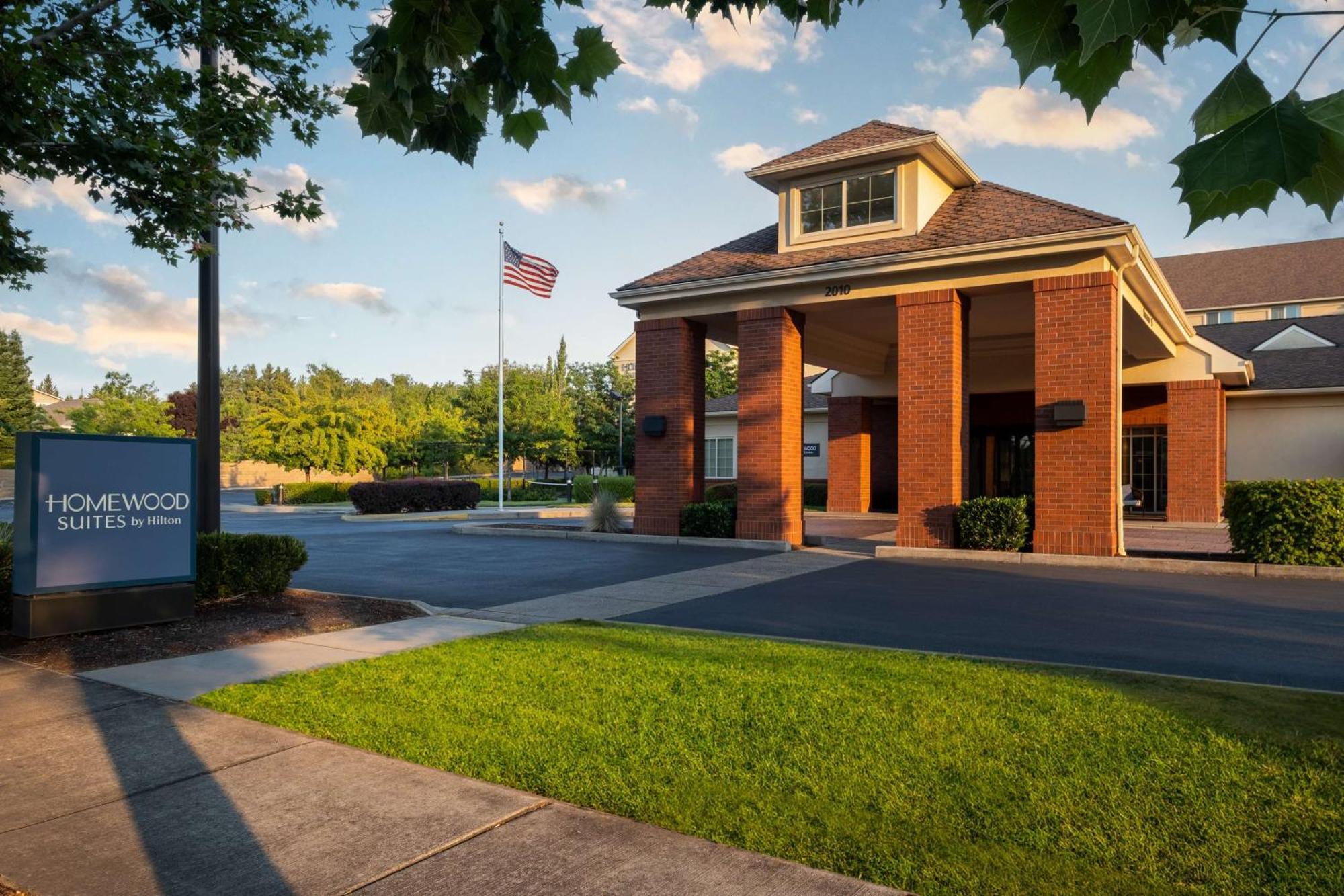 Homewood Suites Medford Exterior foto